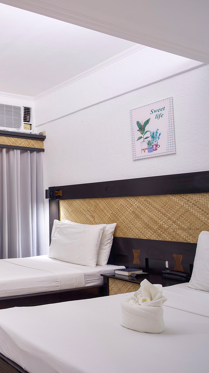 Delightfully cozy room at the IDEA Café & Pension House